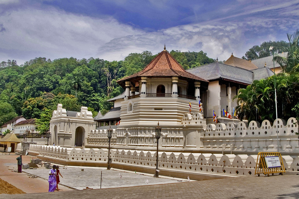 Kandy Day Tour - SIC | Pickmyjourneys.com